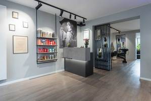 Galerie Referenzen Designböden: Friseur Vanessa Hembach - Renovierung 2025